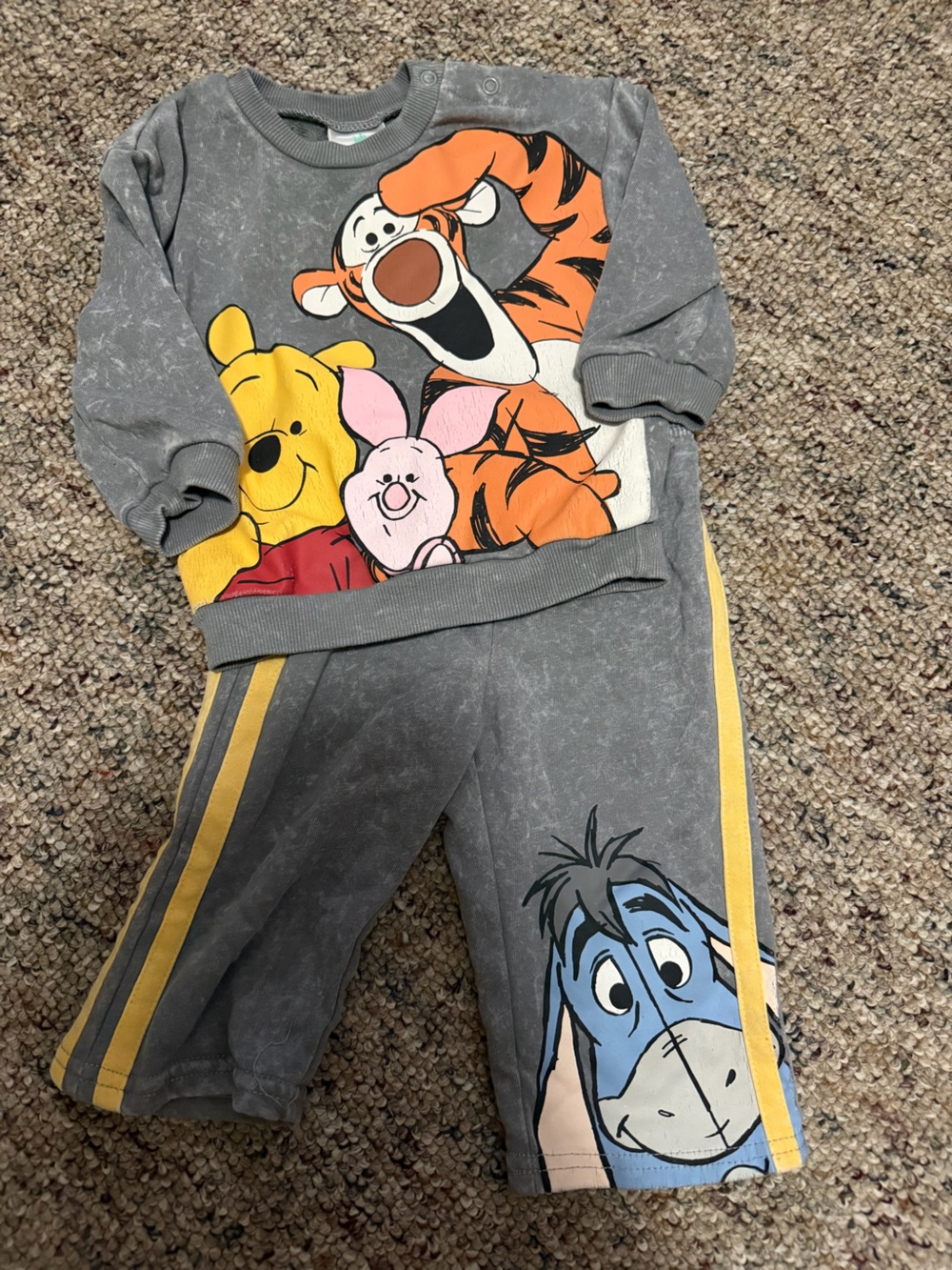 Winnie the Pooh Gray & Yellow Kids Sweatshirt Set